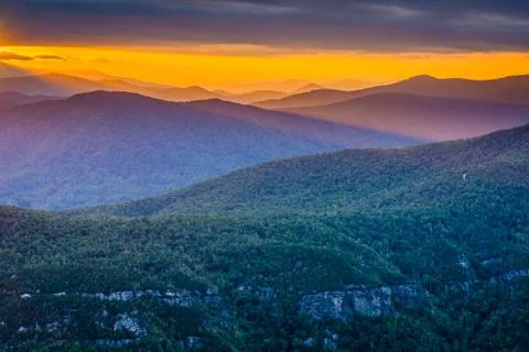 Sunset over the Blue Ridge Mountains from Table Rock, on the rim of Linvill.. Stock-Fotos