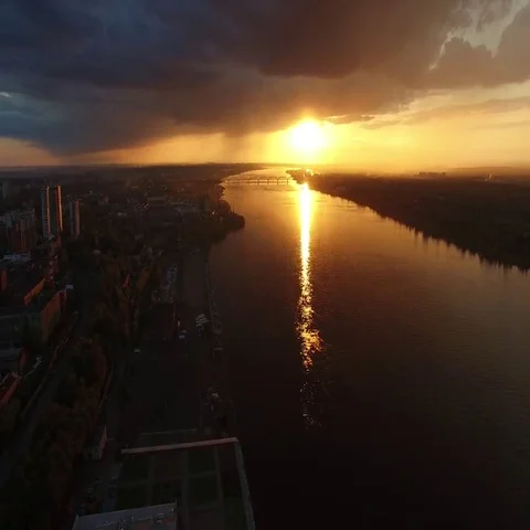 Sunset over the city and the river in the summer 스톡 동영상 69550526