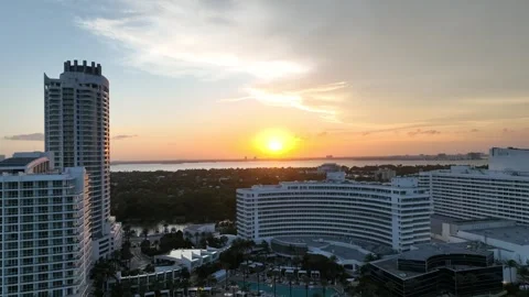 Sunset over the city of Miami Video stock 249000324