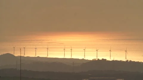 Sunset over the city, sunset over the mountain Видео 310345876