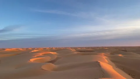 Sunset over the dunes 스톡 동영상 197483421