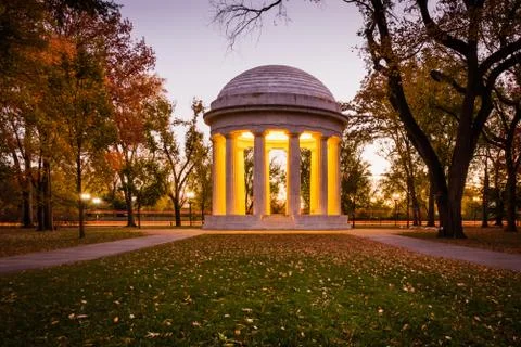 Sunset Over Glowing DC War Memorial Building Afternoon Autumn Outdoors Beau.. Stock Photos