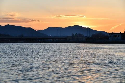 SUNSET OVER THE LAKE 스톡 사진
