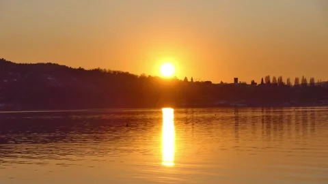 Sunset over lake with reflection 스톡 동영상 279785745