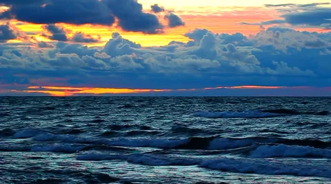 Sunset over Lake Superior Waves Stock-Footage 40906324
