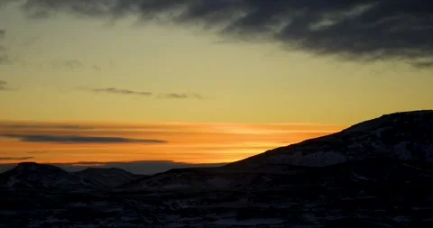 Sunset over the lava fields Vídeos de archivo 271307711