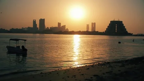 Sunset Over Manama from Muharraq coast Vídeo Stock 81529066