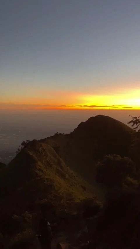 Sunset over the merbabu mountain Stock-Footage 280998831