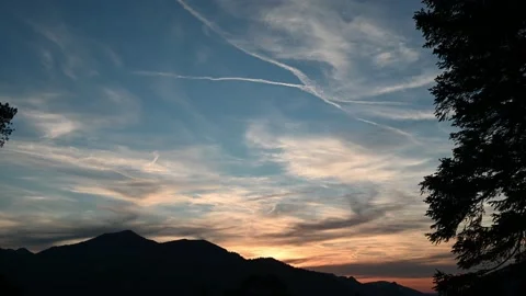 Sunset over a mountain panorama Stock-Footage 219364129