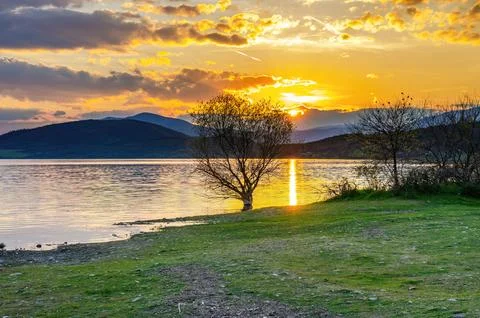Sunset over mountains Fotos Stock