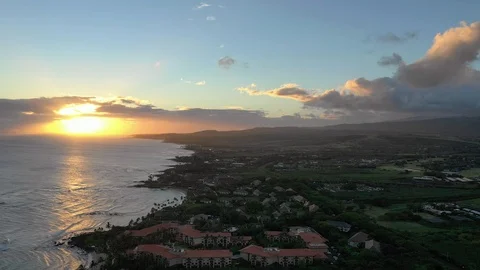 Sunset over the ocean above the Poipu coastline on Kauai Vídeos de archivo 96046205