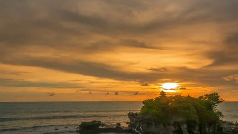 Sunset over the Ocean and Temple on the Island. Time Lapse 库存影片 106464274