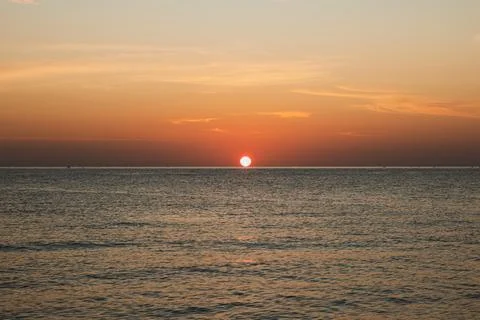 Sunset Over the Ocean with Beautiful View 스톡 사진