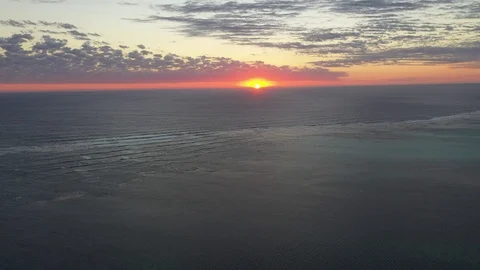 Sunset over ocean 스톡 동영상 115704544