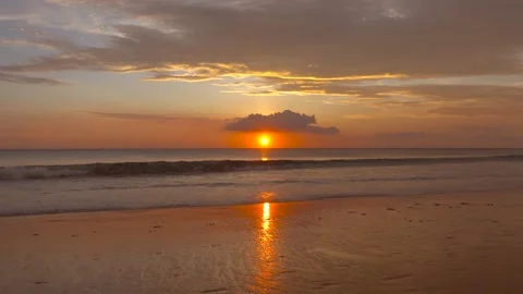 Sunset over the ocean	 動画素材 172386192