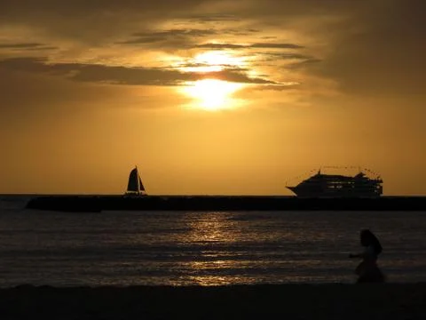 Sunset over the ocean in Honolulu Stock Photos