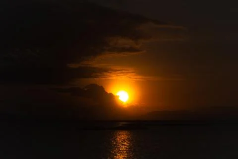 Sunset Over The Ocean Фото