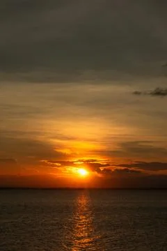 Sunset Over the Ocean Stockfoto's