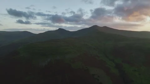 Sunset  over Pen y Fan and Cribyn, Brecon Beacons National Park, Wales, England 스톡 동영상 292441053