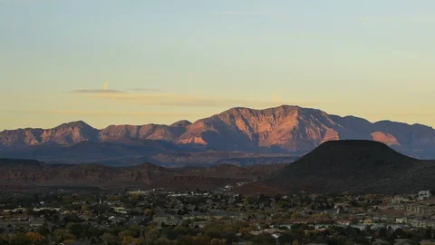 Sunset over the red hills of St George in southern Utah - time lapse Vídeos de archivo 99311339