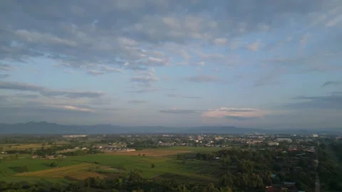 Sunset over the river with clouds and city skyline. 動画素材 290852188
