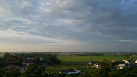 Sunset over the river with clouds and city skyline. 動画素材 290852212