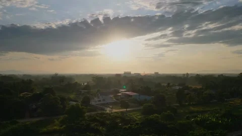 Sunset over the river with clouds and city skyline. 動画素材 290852220