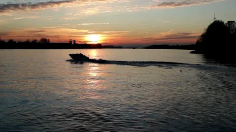 Sunset over River Rhine Stockbeeldmateriaal 32660782