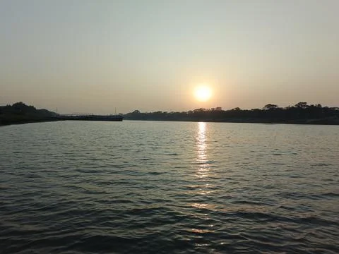 Sunset Over A River River Sunset Landscape Nature Landscape Golden Sunset O Stock-Fotos