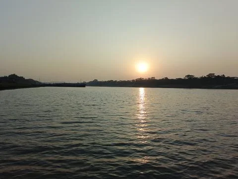 Sunset Over A River River Sunset Landscape Nature Landscape Golden Sunset O Foto stock