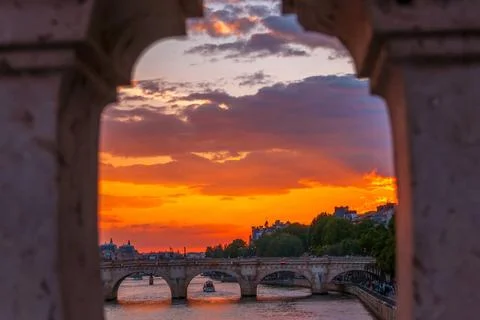 Sunset over the River Seine in Paris France. Paris. Colorful sunset over t... Stock-Fotos