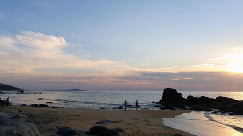 Sunset over the rocks time lapse Vídeos de archivo 127517835