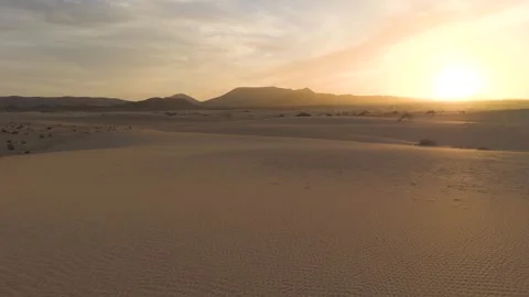 Sunset Over Sand Dunes Corralejo Desert 스톡 동영상 331297028