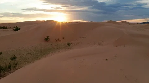 Sunset over the sand dunes in the desert 스톡 동영상 113260696