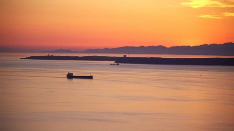 Sunset over the sea Stockbeeldmateriaal 112489810