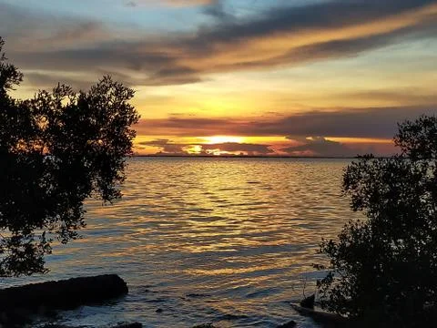 The sunset over the sea in spring makes the sky look beautiful. Chon Buri, Th Stock Photos