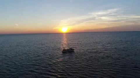 Sunset over the sea, sunset over the ocean, time lapse Video stock 310930609