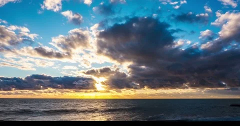 Sunset over the sea. timelapse Vídeo Stock 82322781