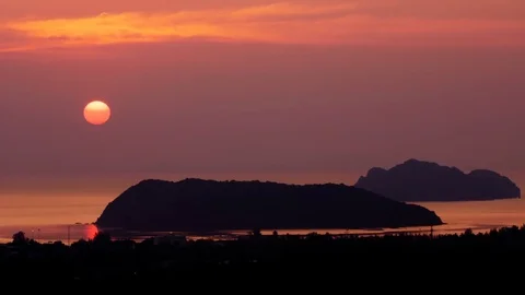 Sunset over sea timelapse Stock Footage 84768727