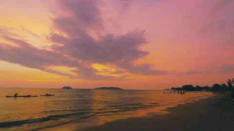 Sunset over Tanjung Aru Beach in Kota Kinabalu, Malaysia Stock Footage 343889388