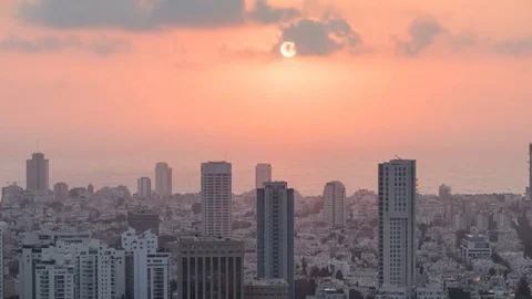 Sunset Over Tel Aviv Skyline, Time Lapse From Day To Night Vidéo 75634064