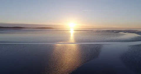 Sunset over tidal flats Video stock 95203292