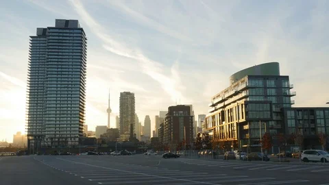 Sunset over Toronto landscape from the East. Toronto, Canada. Vídeos de archivo 73048383
