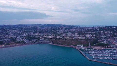 Sunset over Torquay Marina from a drone, English Riviera, Torbay, Devon, England Vídeos de archivo 207417587
