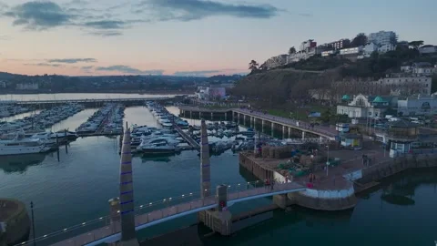 Sunset over Torquay Marina from a drone, English Riviera, Torbay, Devon, England Vídeos de archivo 229557741