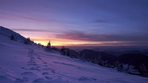 Sunset over winter mountain landscape, beautiful coloring, slow zoom out 스톡 동영상 150021616