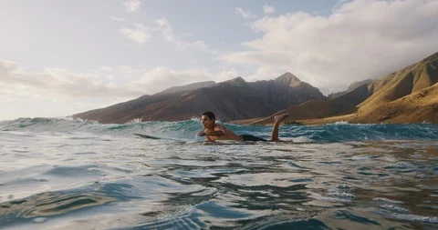 Sunset paddling out Stock Footage 109520887