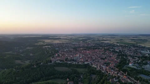 Sunset Panorama of Rothenburg ob der Tauber - Circle-Right-Zoom-Out-Clip Video stock 245598341