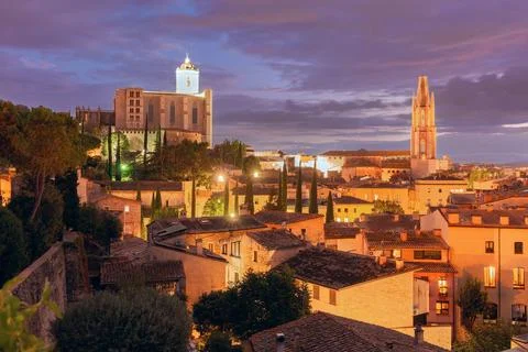 Sunset panoramic view of Girona old town and cathedral in Spain Fotos Stock