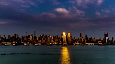 At sunset,the panoramic view of modern buildings in Manhattan Stockbeeldmateriaal 64006810